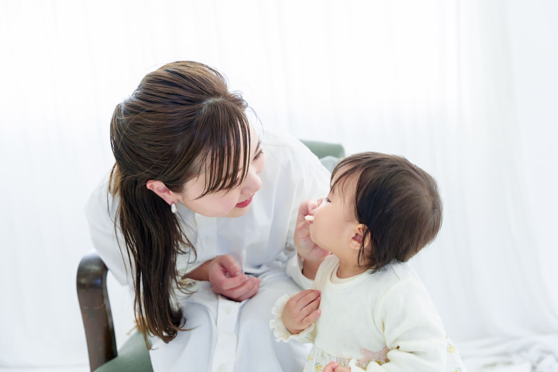 子どもが噛まずに食べるときの対策方法｜簡単にできる工夫とは？